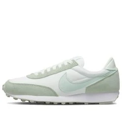 Nike (WMNS) Daybreak White/Green Marathon Running Shoes CK2351-011