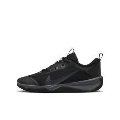 Nike Omni Multi-Court Older Kids' Indoor Court Shoes - Black